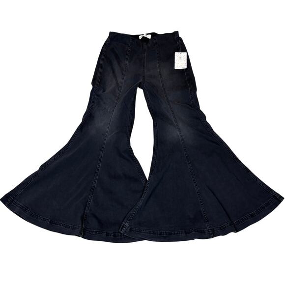 NWT We The Free Free People Rinse Black Strech Flare Jeans Women's 27 - Picture 1 of 11